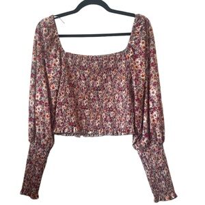 🖤 Francesca’s Mi Ami Floral Smocked Crop Top